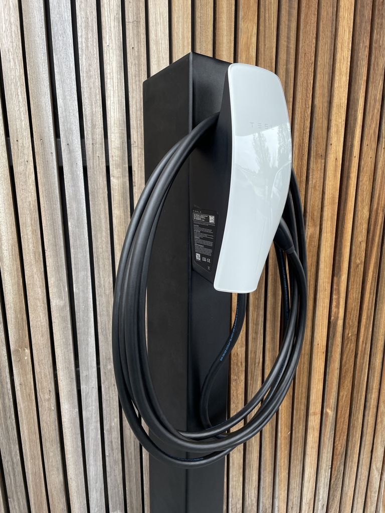 Tesla Wall Connector Gen 3