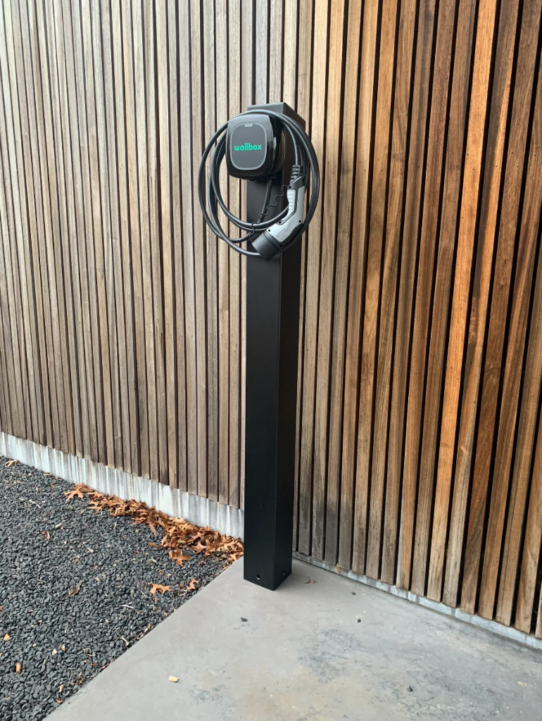 Ladeeda® pedestal for Wallbox Pulsar (Plus / Max / Pro)